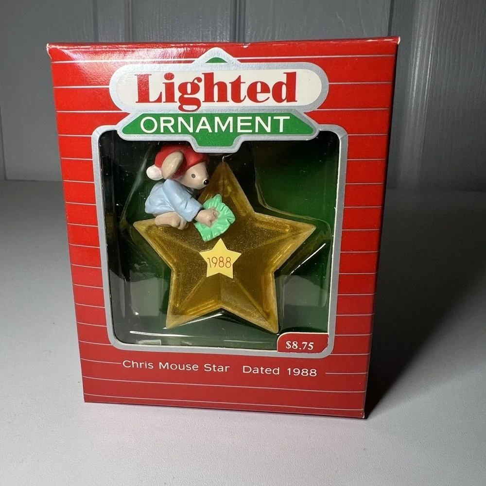 Hallmark 1988 Chris Mouse Star Series Lighted Christmas Ornament‎
